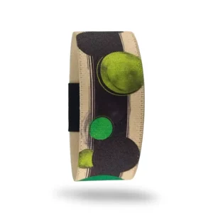 QOOP Band yeşil geometrik desenli elastik kumaş bileklik – modern minimalist unisex bileklik modeli.