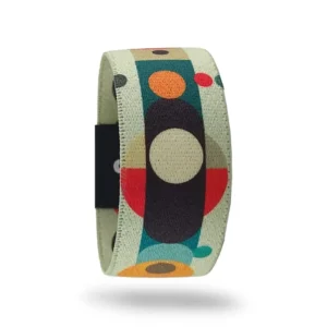 QOOP Band geometrik desenli elastik kumaş bileklik – modern ve renkli unisex bileklik modeli.