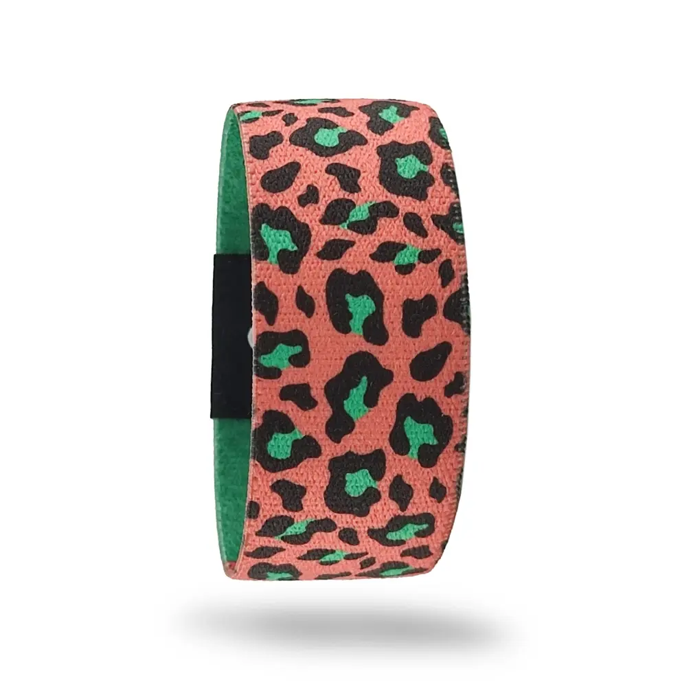 ZENARA PEMBE LEOPAR ELASTİK BİLEKLİK Pembe zemin üzerine mint yeşili ve siyah leopar benekli elastik bileklik