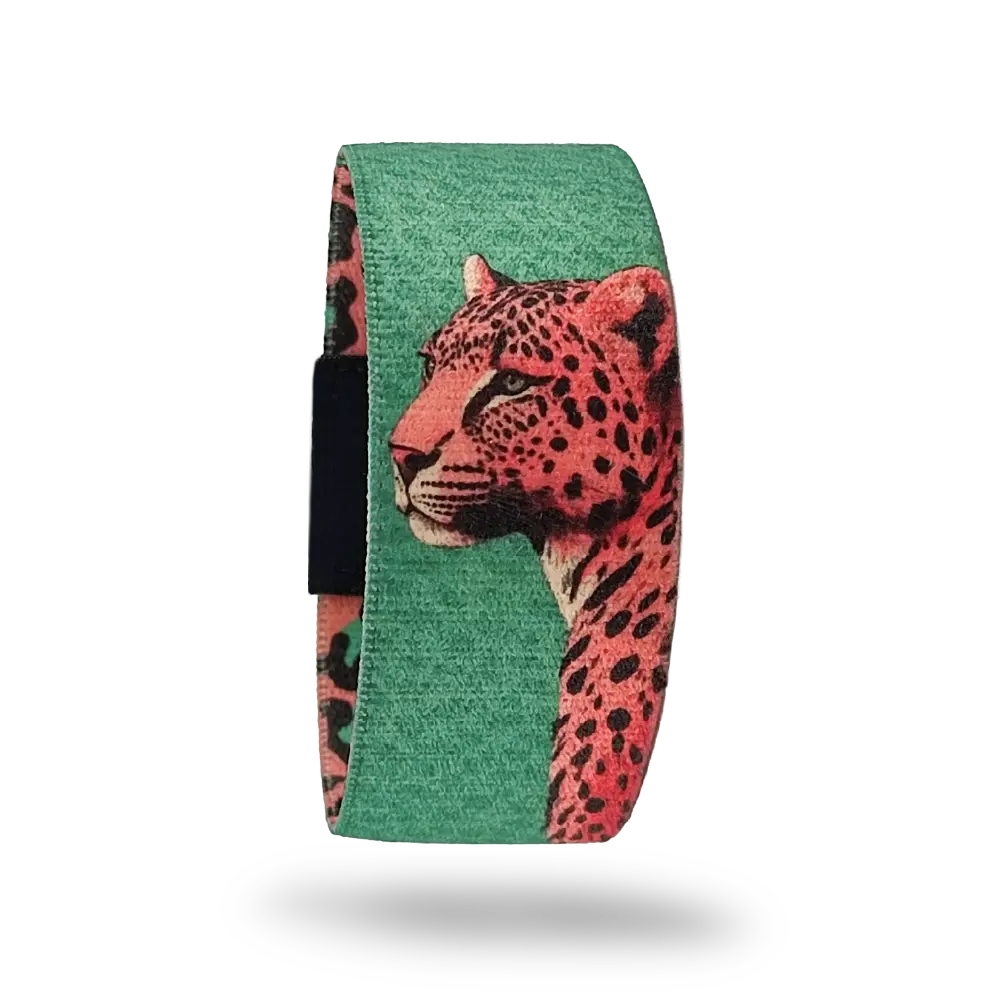 ZENARA PEMBE LEOPAR ELASTİK BİLEKLİK Pembe Leopar Bileklik. Mint yeşili zemin üzerine pembe leopar kafası desenli elastik bileklik.